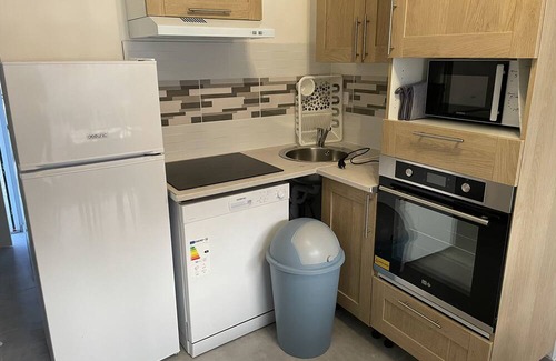 Chaum House | Holiday Home 'Menoua' with Mountain View, Wi-Fi and Air Conditioning