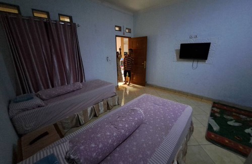 Astana Anyar Hotel | OYO 94417 Putridapisa Guest House