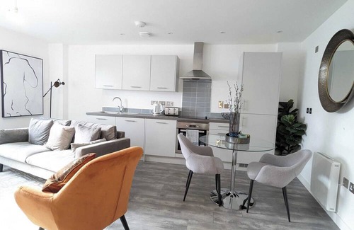 Yardley Apartment | 1 Bed with parking - NEC /BHX /15 mins to Solihull