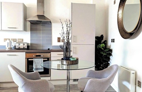 Yardley Apartment | 1 Bed with parking - NEC /BHX /15 mins to Solihull