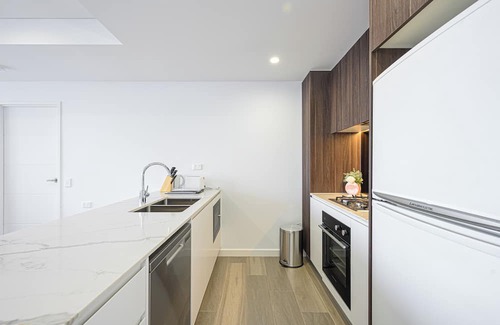 Liverpool Apartment | Liverpool Brand new 2 Br Apt City View + Parkingn