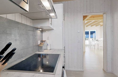 Olpenitz House | Flaschenpost - infrared cabin, bathtub, fireplace, terrace, parking lot