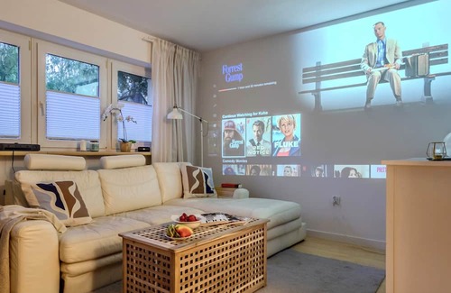 Rakowiec Apartment | Charming Apartment Near Chopin Airport with Private Home Theater!