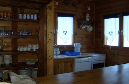 Valfrejus Ski Chalet | 12-PERSON WOODEN CHALET 100 meters from resort center and cable car