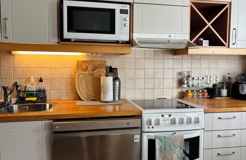Oulu Condo | Entire Cozy 2-bedroom house in Oulu with parking, Sauna, patio, narture.