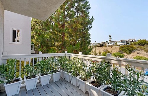 Lantern District House | 3-bedroom remodeled townhome in Dana Point - 5 minute walk to beach!
