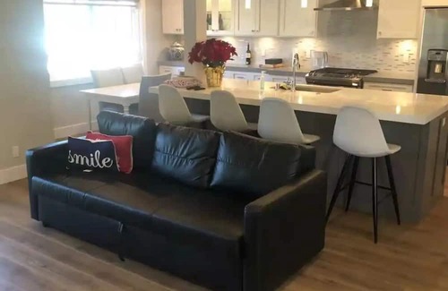 Lantern District House | 3-bedroom remodeled townhome in Dana Point - 5 minute walk to beach!