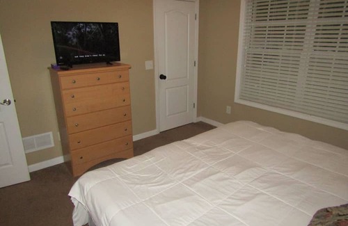 Clarkdale House | Charming 1-bedroom space with livingroom WiFi and AC in fabulous Douglasville