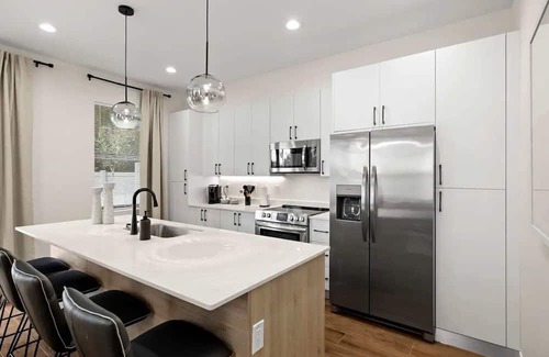Pinecrest West Park House | Brand New 3BR Home in Tampa w/Patio