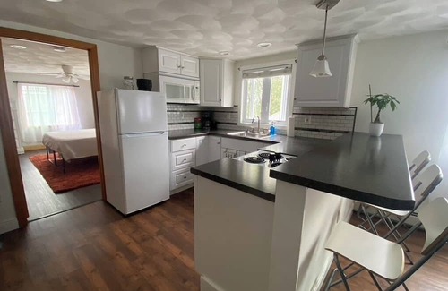 Beverly House | Cozy 1 Bed/1 Bath Near Salem