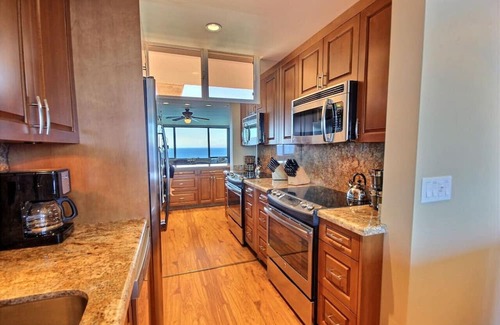 Lahaina Apartment | Stunning Kaanapali Oceanfront!
