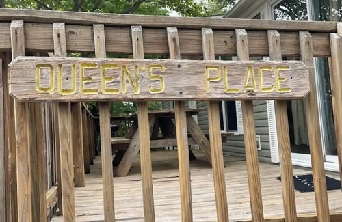 Senecaville Cabin | Queen's Place near Seneca Lake