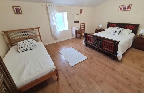 Oulmes Other | Traditional Farmhouse sleeps 12/14, central heating, open fireplace