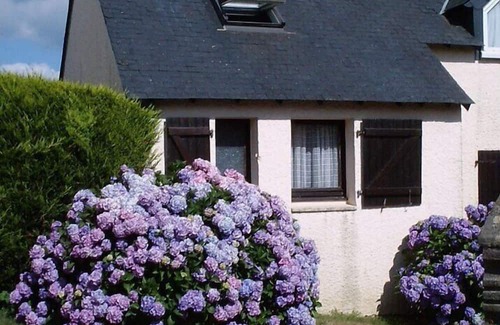 Guidel-Plages House | Maisonette 2 rooms Mezzanine 4 people with common outdoor pool, near beach
