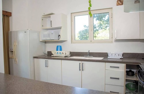 Bagope Condo | Cozy Fully Equipped Condo 3BR -7min walk from Lakenn