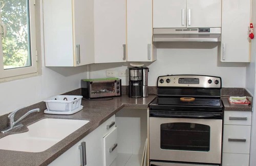 Bagope Condo | Cozy Fully Equipped Condo 3BR -7min walk from Lakenn