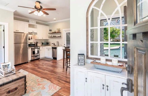 Santa Rosa House | Guesthouse in Santa Rosa