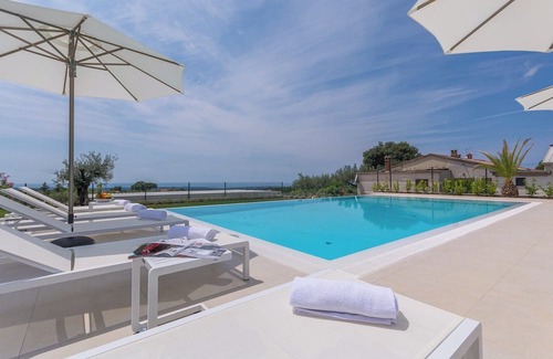 Kastelir Villa | Villa Gabrijela by Istrabook