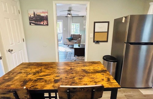 Gallatin Cottage | Cottage by the Sheep - 3BD/2Bath