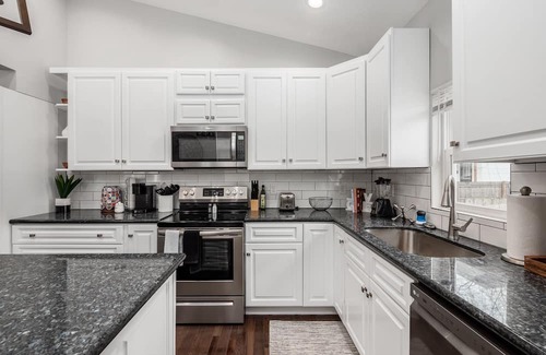 West Columbus House | Charming 4 BR Home in Franklinton