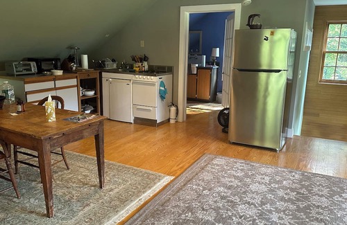 Tyringham Apartment | Charming studio loft in The Berkshires surrounded by 20 acres of nature