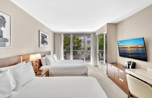 Surfside Apartment | Double Queen Room-Hosted by Sweetstay