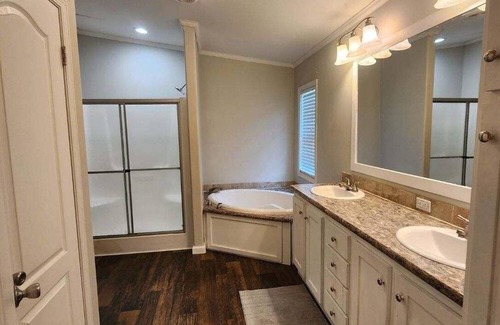 Smith County House | 3-bedroom house in tranquil Lindale with AC, WiFi. Enjoy a peaceful getaway