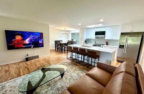 Fall City House | 7Bed | Fall City Modern Retreat | Pool | Hot Tub