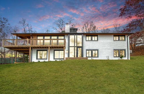 Ingles House | Claytor Lake Direct Waterfront Home Beautiful Private Awesome Views VT Radford