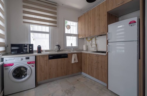 Adalar Apartment | A luxury palace apartment with an amazing sea view in Princess Islands