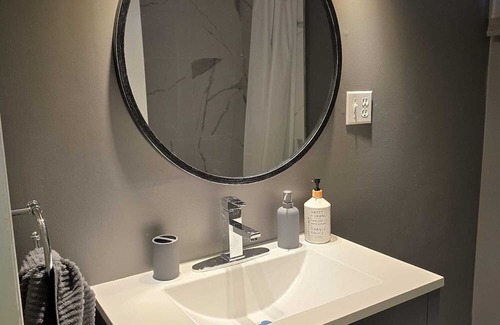 Markham House | Cozy Full Basement in a nice area, separate entry