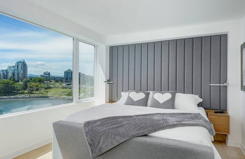 Inner Harbour Condo | Best View of Victoria! – Views, Views, Views!