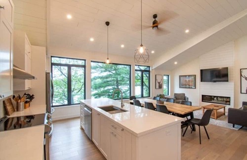 Severn Cottage | Gloucester Pool Getaway