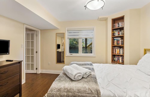 Vaughan Apartment | Cozy 1-BR, with Private Patio.