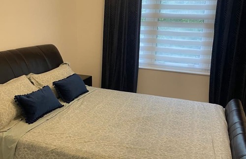 Castel Cottage | Beautiful Guernsey Cottage Live the best beach life then relax in rural serenity