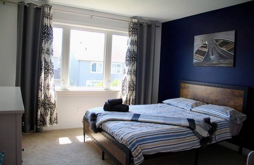 Ottawa Division House | Welcome to our SweetHome1 the cozy comfort.