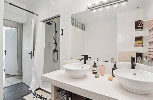 Bagnolet Apartment | Top floor loft with terrace - Bagnolet