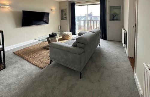 St. Helier Apartment | Modern Apartment, Great Location, Fabulous View