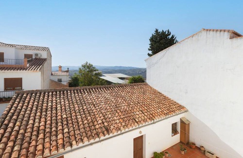 Periana Ski Chalet | Casa Lucia - Six Bedroom Chalet, Sleeps 13