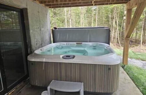 Beaulac-Garthby House | Au Bord du Lac Aylmer- Spa- 10 personnes