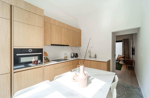 Berchem House | Spacious 3-Bedroom Home in Berchem -Sleeps 8!