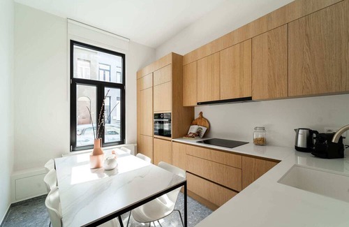 Berchem House | Spacious 3-Bedroom Home in Berchem -Sleeps 8!