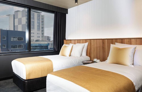 Cooks Hill Apartment | Two-Bedroom Apartment in CBD