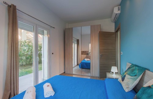 Agnone Bagni Apartment | Casa Smeralda a 200 mt Dal Mare