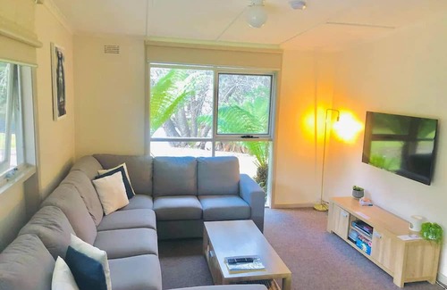 Mount Field Cottage | Riverside Cottage 1