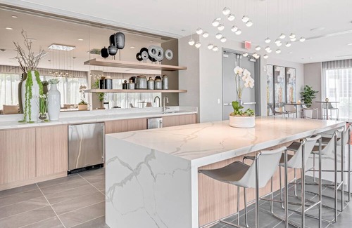 Doral Condo | Elegant Doral Getaway: 2BR Luxury
