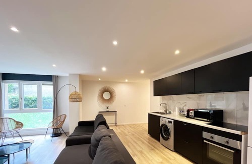 Amerique Apartment | Urban Flat 182 - Spacious 4 Bedroom Flat in Paris