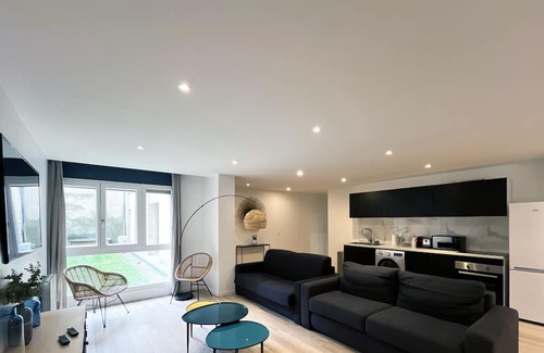 Amerique Apartment | Urban Flat 182 - Spacious 4 Bedroom Flat in Paris