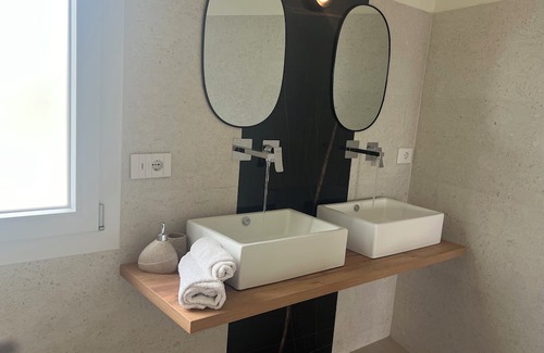 Su Forti Villa | Beach Villa Poetto, all amenities, garden and direct access to the beach