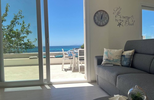 Su Forti Villa | Beach Villa Poetto, all amenities, garden and direct access to the beach